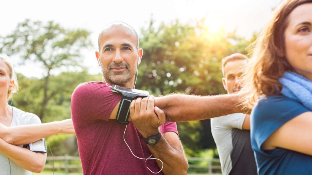 Man beginning a workout