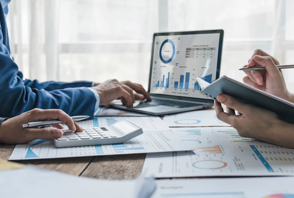 A team reviewing Q1 market outlook